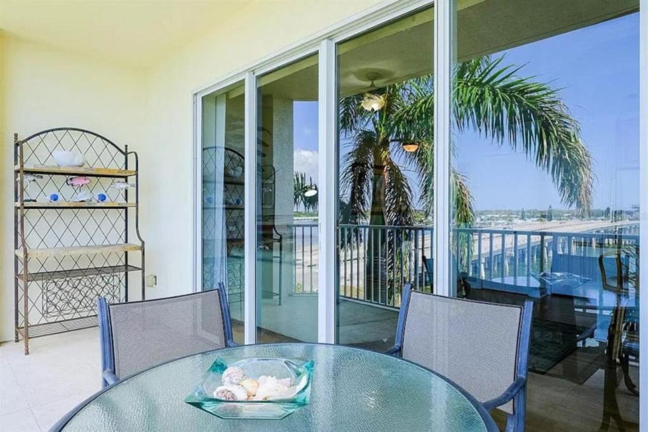 Bright Luxury Oceanfront Condo With Private Balcony And Hotel Pool St. Petersburg Ngoại thất bức ảnh