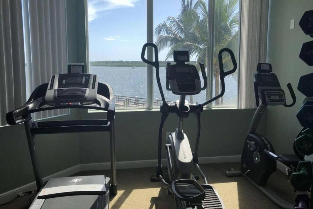 Bright Luxury Oceanfront Condo With Private Balcony And Hotel Pool St. Petersburg Ngoại thất bức ảnh